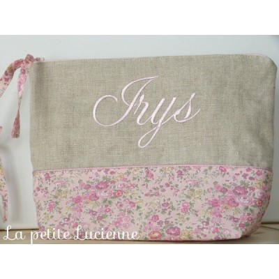 Trousse brodée en liberty Tatum rose