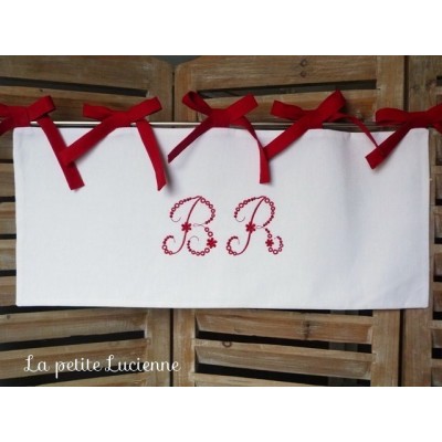 CANTONNIERE en lin blanc et broderie rouge