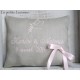 Petit coussin de mariage en lin gris brodé rose poudré