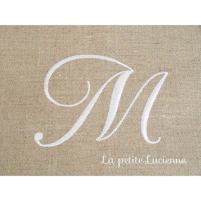 Lot 45: Monogrammes M