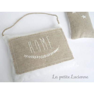 Coussin de porte parfumé en linge ancien et serigraphie