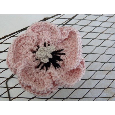 Broche fleurie rose