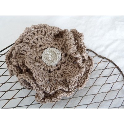 Grande broche fleurie Taupe beige