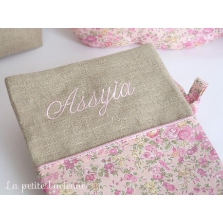 Protège carnet de santé personnalisé Liberty Capel rose nude tissu blanc  partie haute