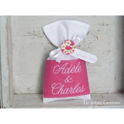 pochon de mariage thème fushia et blanc