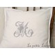 housse de coussin en coton et monogramme 